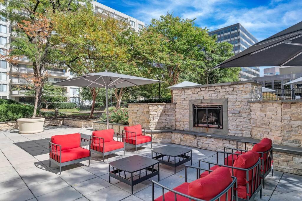 Modern Apartment At Crystal City อาร์ลิงตัน ภายนอก รูปภาพ