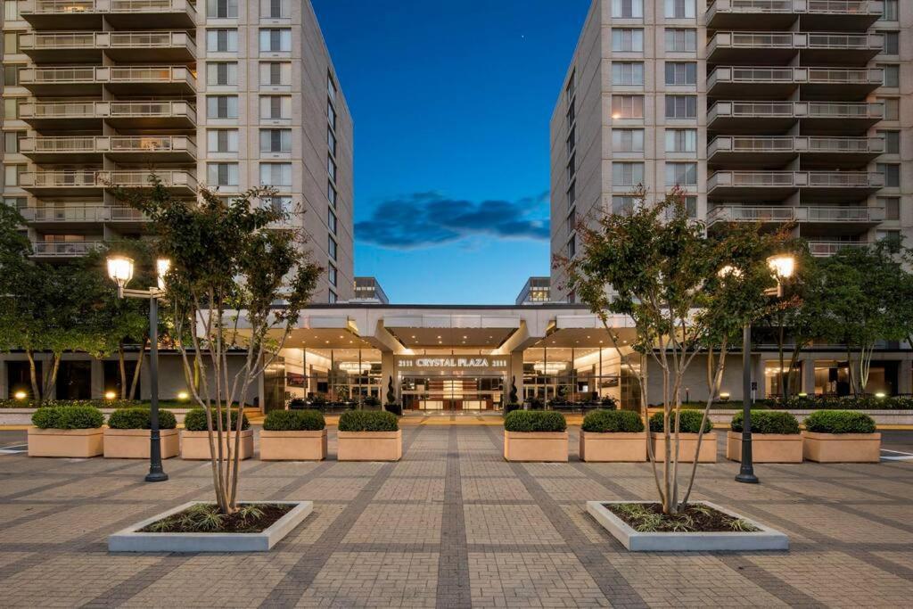 Modern Apartment At Crystal City อาร์ลิงตัน ภายนอก รูปภาพ